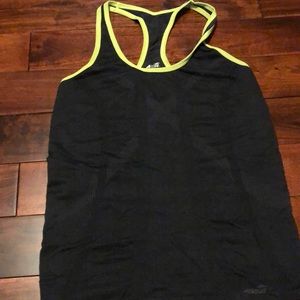 Avis workout top